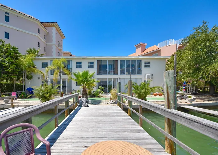 Bay Watch #6 - Weekly Apartment